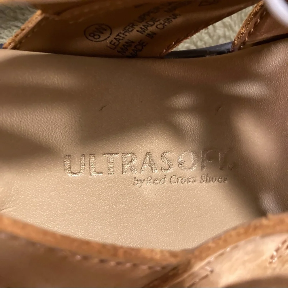 NIB Vintage Ultrasoft by Red Cross Leather Sandals Size 8W - Picture 6 of 12